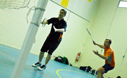 Cours de badminton pour adolescents à Paris à l'APSAP-VP