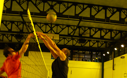 Entraînement de volley-ball dames à Paris à l'APSAP-VP